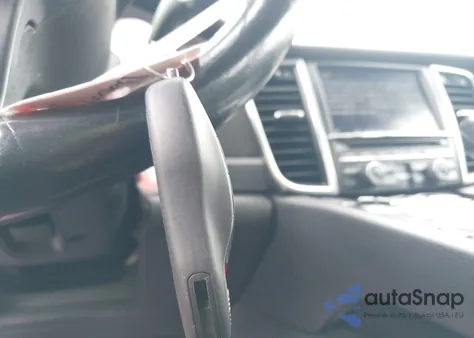 2015 Porsche Panamera 4 z USA, uszkodzony, nr VIN WP0AA2A73FL002597